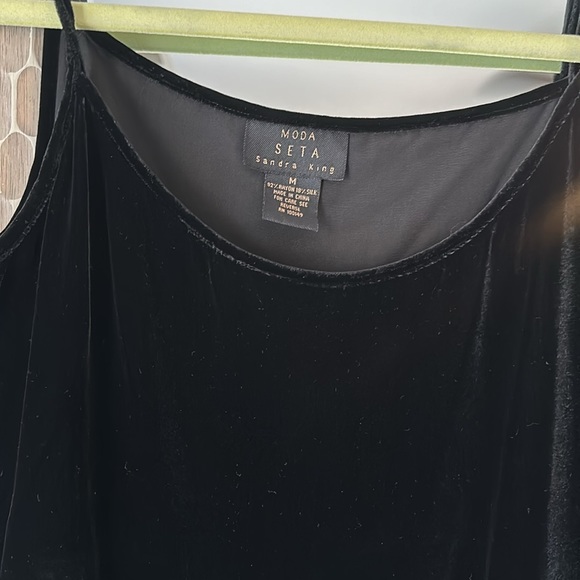 Moda Seta Velvet Tank - Picture 2 of 4